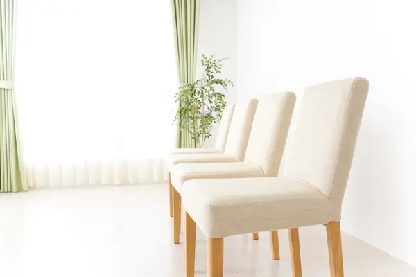 spisebordsstole i beige